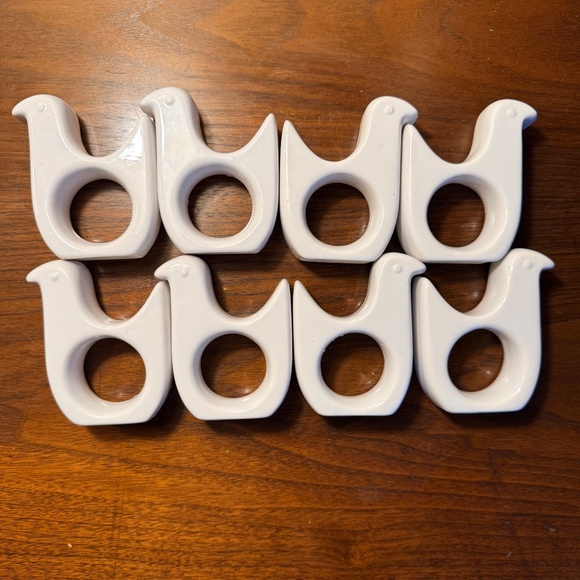 Jonathan Adler White Bird Napkin Rings- Set of 8 - Picture 5 of 6